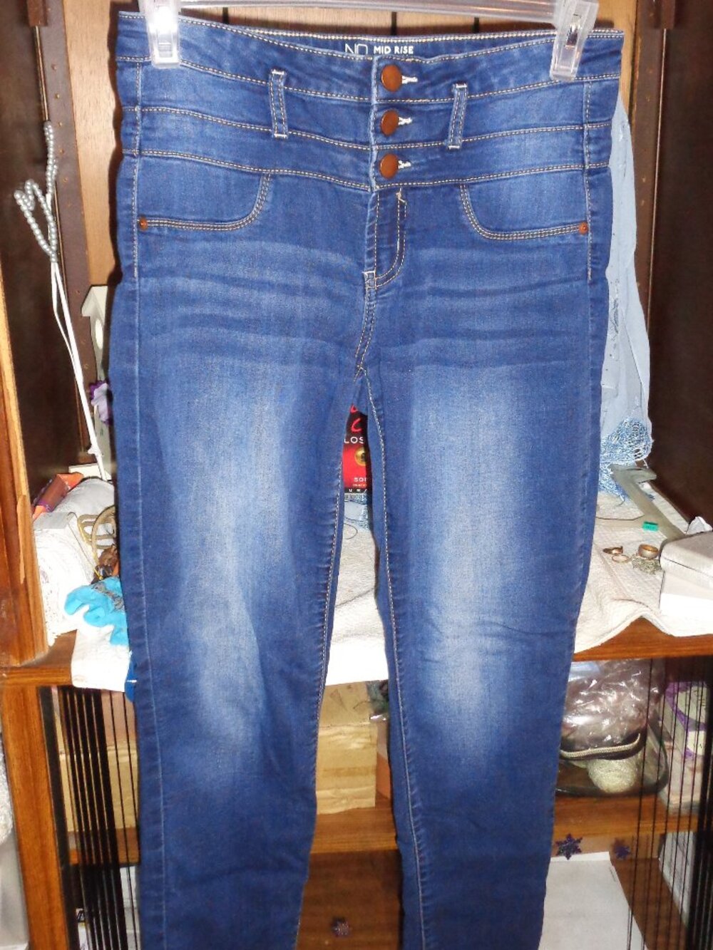 UNIQU RARE NOBO MID RISE SKINNY BLUE JEANS-TRIPLE BUTTONS FRONT-size 11,30"x 28"